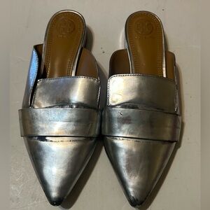 Tory Burch Pointed Toe Slip On 
Sandal Metallic Silver Womens 6.5